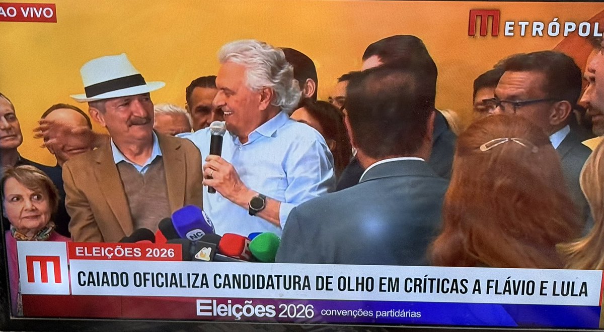 ale_sblack's tweet photo. A terceira via que quer o Caiado e ataca os bolsonaristas por causa do Aldo Rebelo hahahahahah

A política nunca decepciona 😂 https://t.co/7nY1EfNZ6h