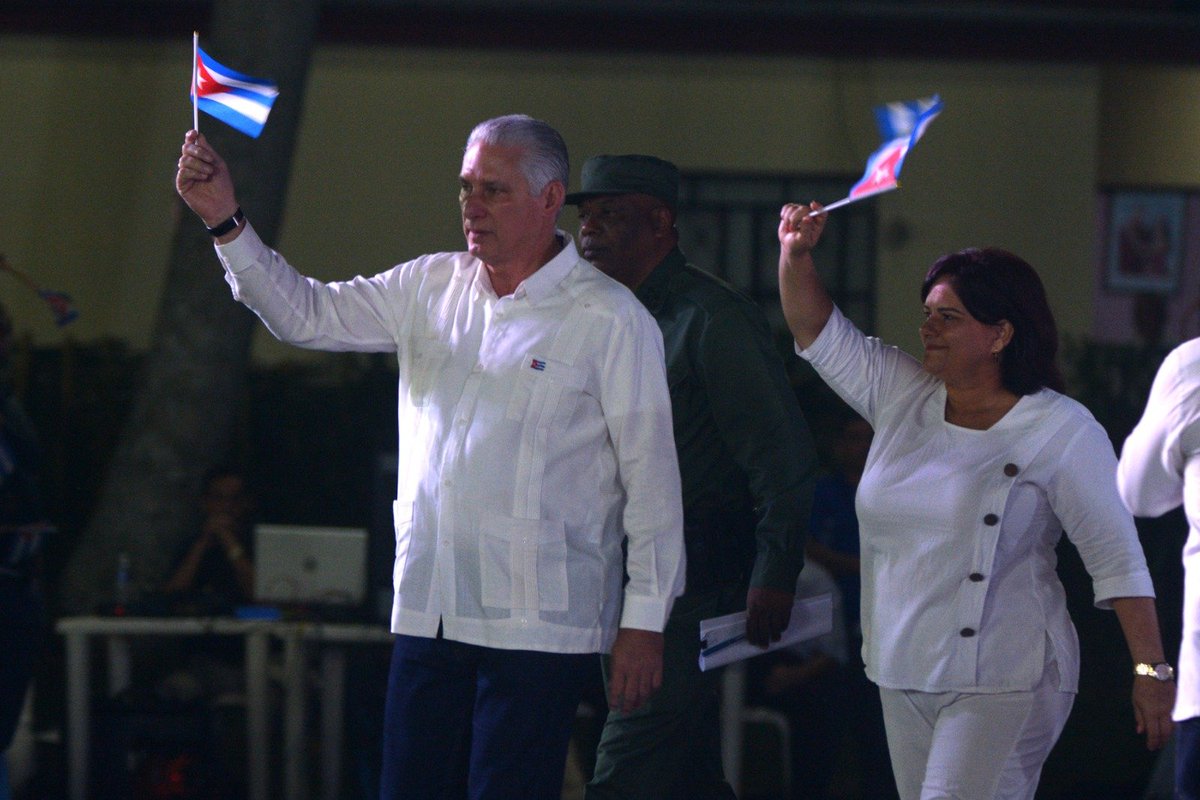 ACN_Cuba's tweet photo. ❤️🖤🇨🇺 Cuba cuenta con los jóvenes del Centenario de Fidel

🗣️Cuba cuenta con nosotros, los jóvenes del centenario de Fidel, como nos llamó hoy @DiazCanelB, durante el acto central por el 26 de julio. 

Más en https://t.co/gk3tHTSsjt📌

#MiMoncadaEsLaPatria https://t.co/KTKecfmwOb
