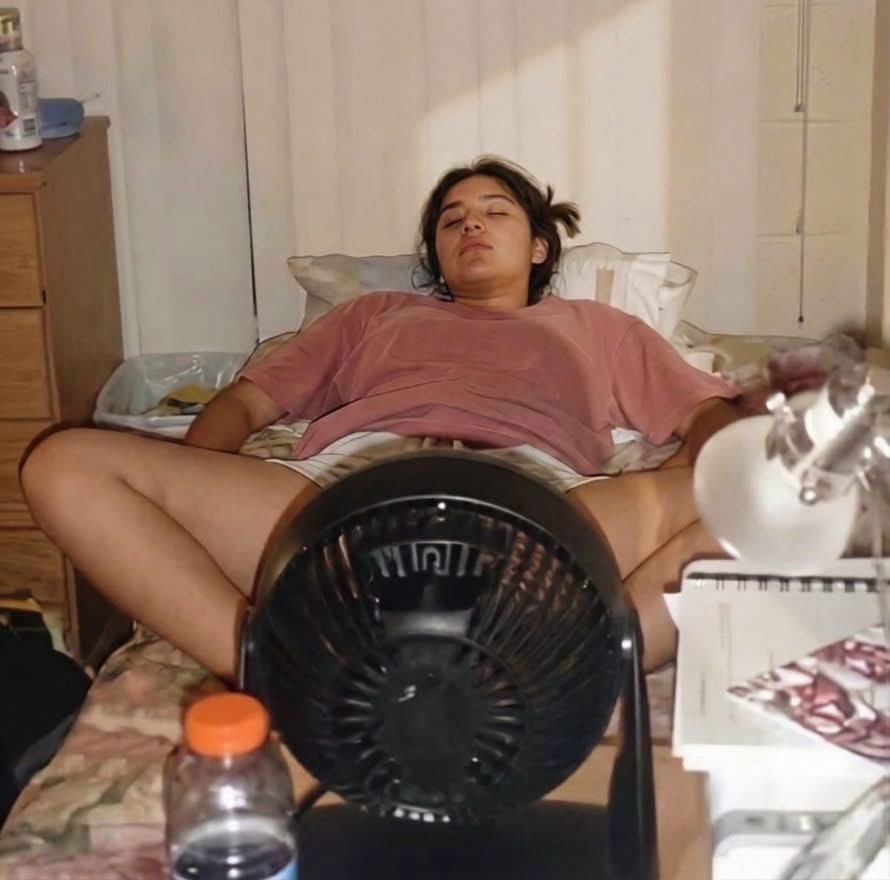 Vesper_2005's tweet photo. Me after being outside for 3 minutes https://t.co/Yk0P6yjKK8