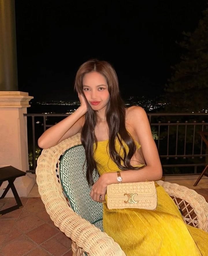LA LISA 𝑜𝓇𝒷𝒾𝓉 tweet media