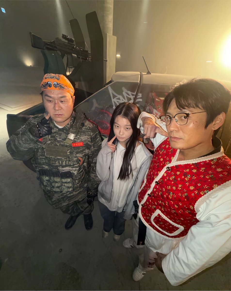 아하드 tweet media