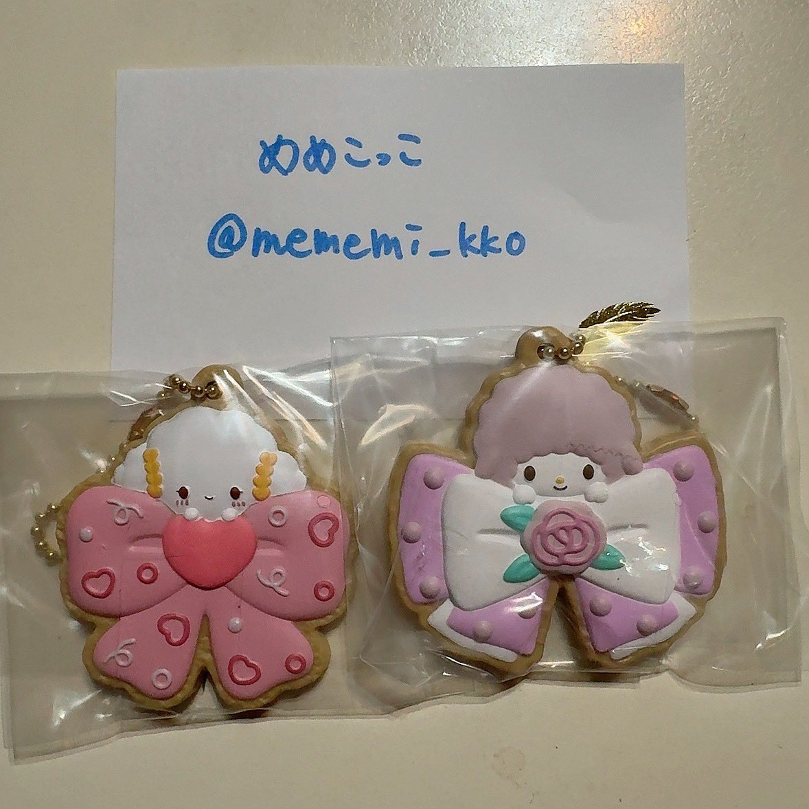 mememi_kko's tweet photo. @nanananunmul はじめまして、こんばんは
検索からお声掛け失礼致します
当方のこぎみゅんとピアノ↔︎Yume様のクロミ、マイメロとの交換は可能でしょうか？
クロミを求めている為、どちらかと1：1の交換でも構いません
横浜駅でのお手渡し、郵送どちらでも可能です
ご検討頂けますと幸いです
よろしくお願い致します https://t.co/ZnfpJ74FKJ