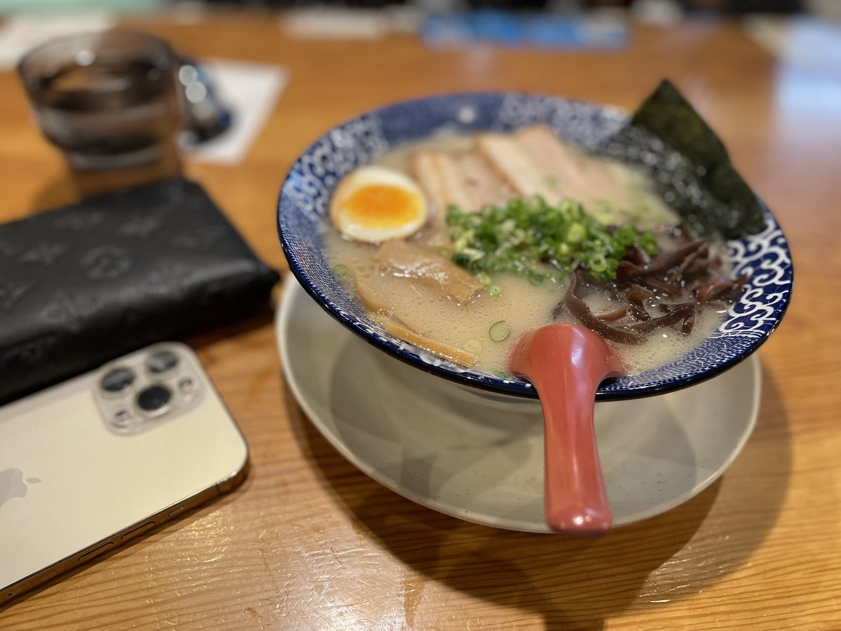 Tamo1219's tweet photo. 夕飯に🍜
全部盛り…替玉も！
（￣(π)￣） チュルチュル https://t.co/wO9ncvHS9X