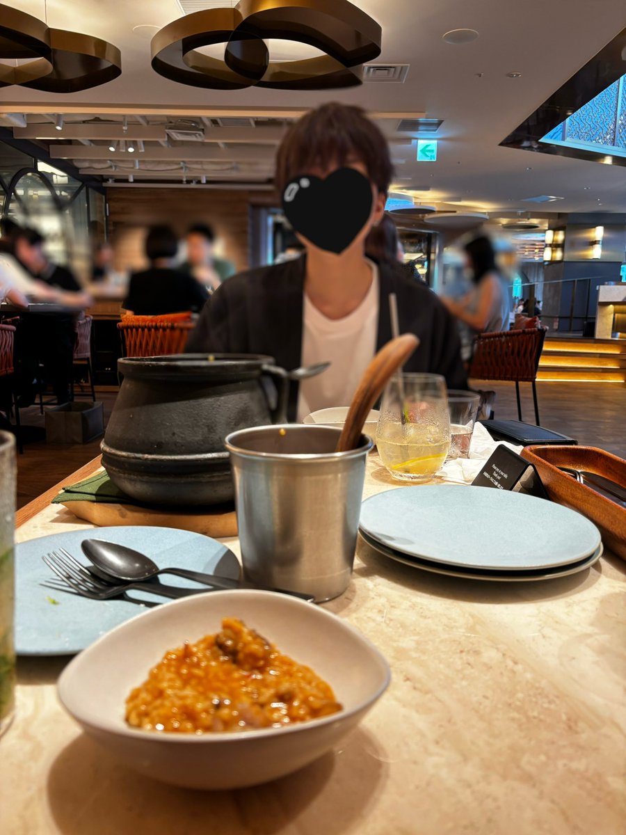 arare_tic's tweet photo. 急遽デートだったけどおいしくたのしく大満喫🍴🌺🥘🍹 https://t.co/2OjvUFdD3J