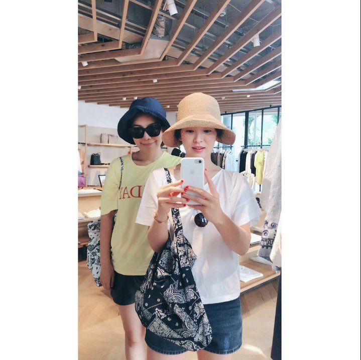_farah87's tweet photo. Japan... 
(I think the 3rd photo was from her vacation in Japan in 2017 iirc)

#SongHyeKyo https://t.co/9JqNs7V1jw
