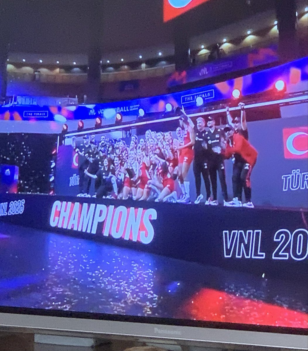 mentordoruk's tweet photo. Gurur tablosu; kızlarımız bir harika ❤️🤍🇹🇷🇹🇷🇹🇷 https://t.co/T0w3oyuzZA