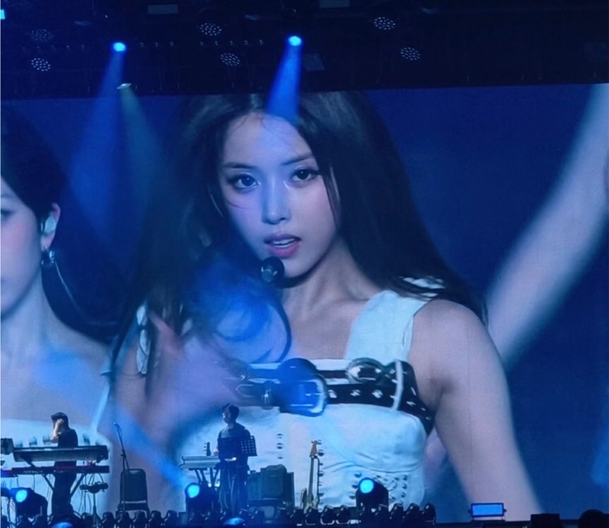jiwootoday's tweet photo. kim jiwoo hot girl era https://t.co/FggcUdIGNE