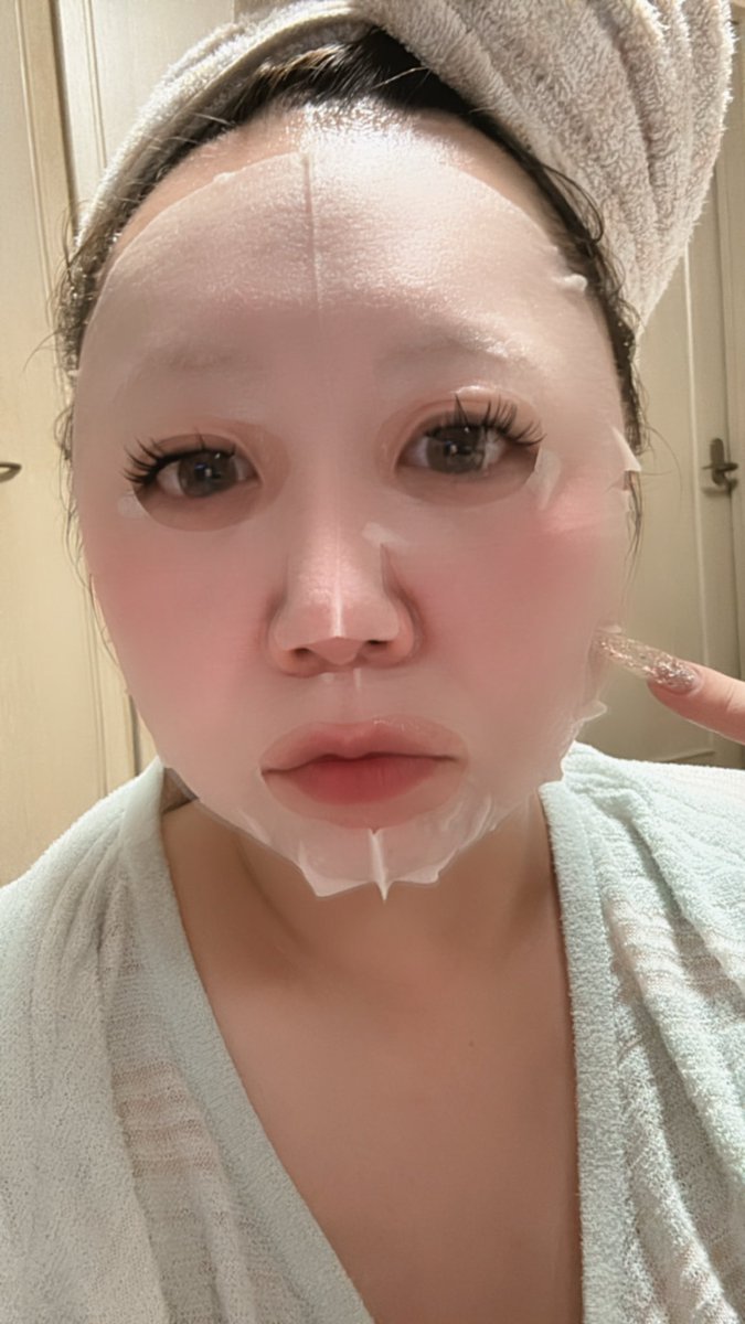 lv1monsters's tweet photo. 顔デカすぎてパック余らないタイプ
むしろちょっと足りない。
#レベモン
#ぽっちゃり
#巨顔
#スキンケア https://t.co/CmlBszr1jx