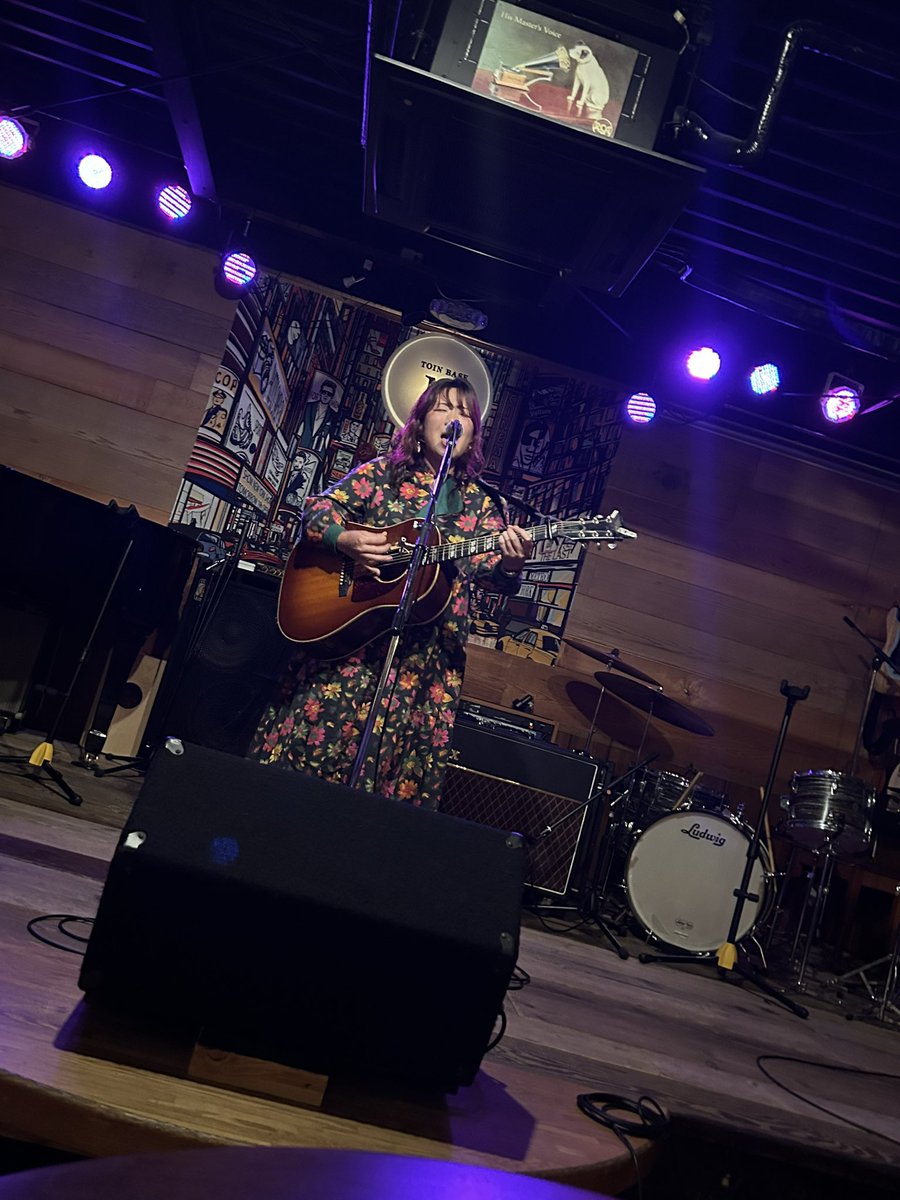 luckg4's tweet photo. もう一回言わせてー!
今日のYUIYUIのライブ最っっっ高っ!やったぞー!
大阪!茨木市!シンガーソングライターのYUIYUIでした!
#YUIYUI
#大阪府茨木市シンガーソングライター https://t.co/bposqV7dkW