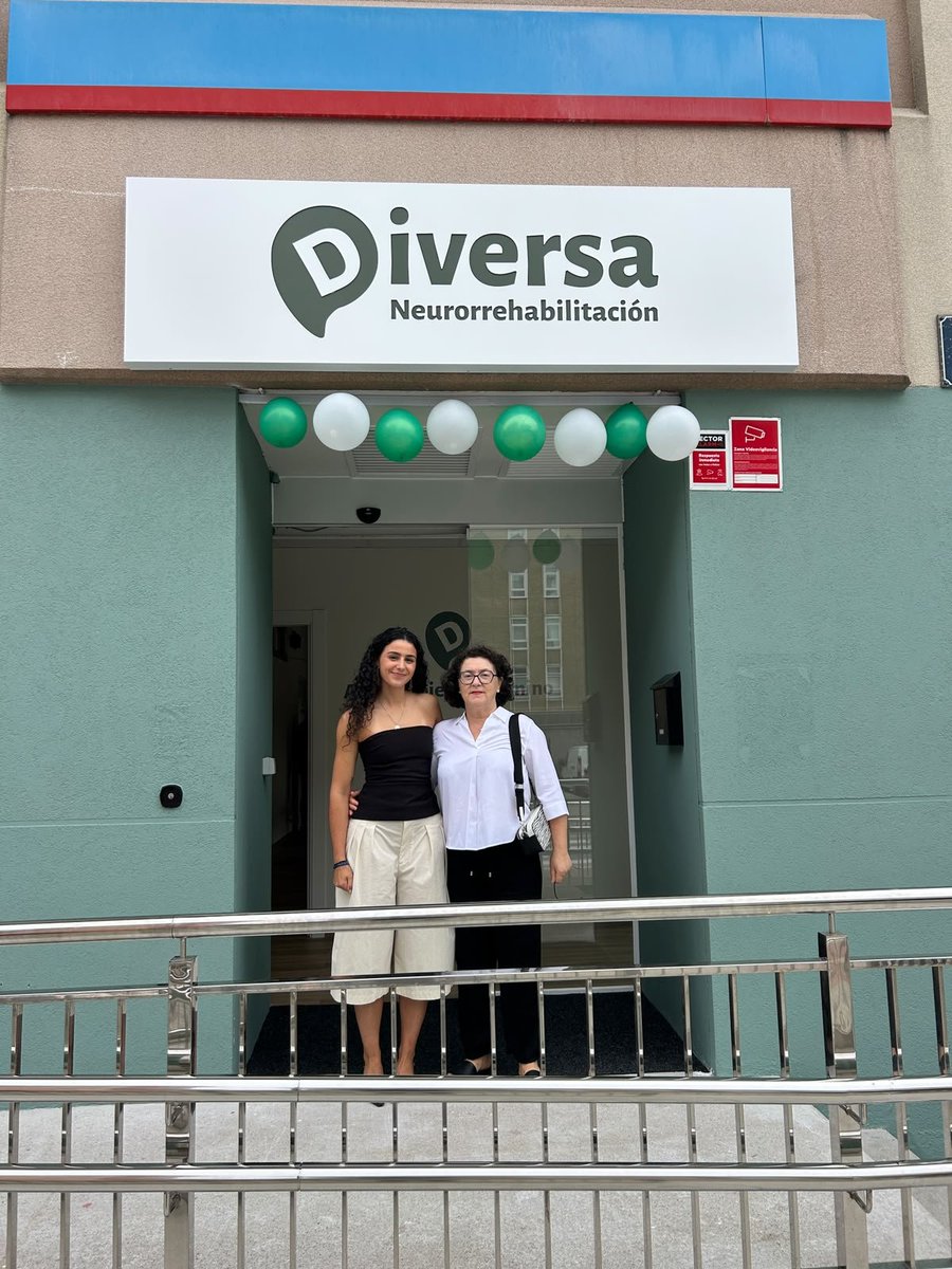 FEGEREC's tweet photo. Hoy nuestra excompañera Sara ha abierto el centro Diversa de neurorrehabilitación en A Coruña.
💜💚
Un placer compartir este proyecto de futuro.

Mucha suerte! 🍀 https://t.co/Fjwzr9kuns