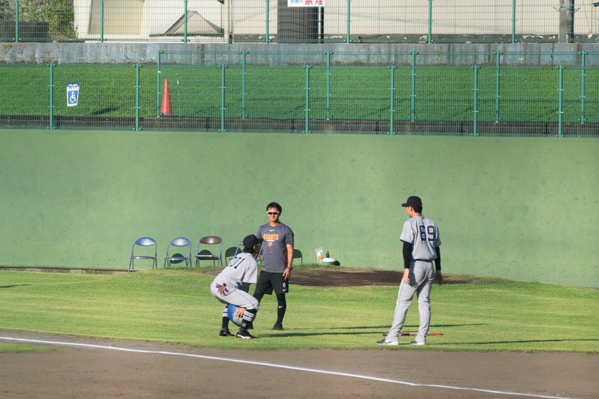 uzapeso's tweet photo. 昨日の収穫⑪
#鈴木大和 #giants #平山功太
試合前にメディシンボールを高く飛ばしててすごかった https://t.co/ShqeljDk8A