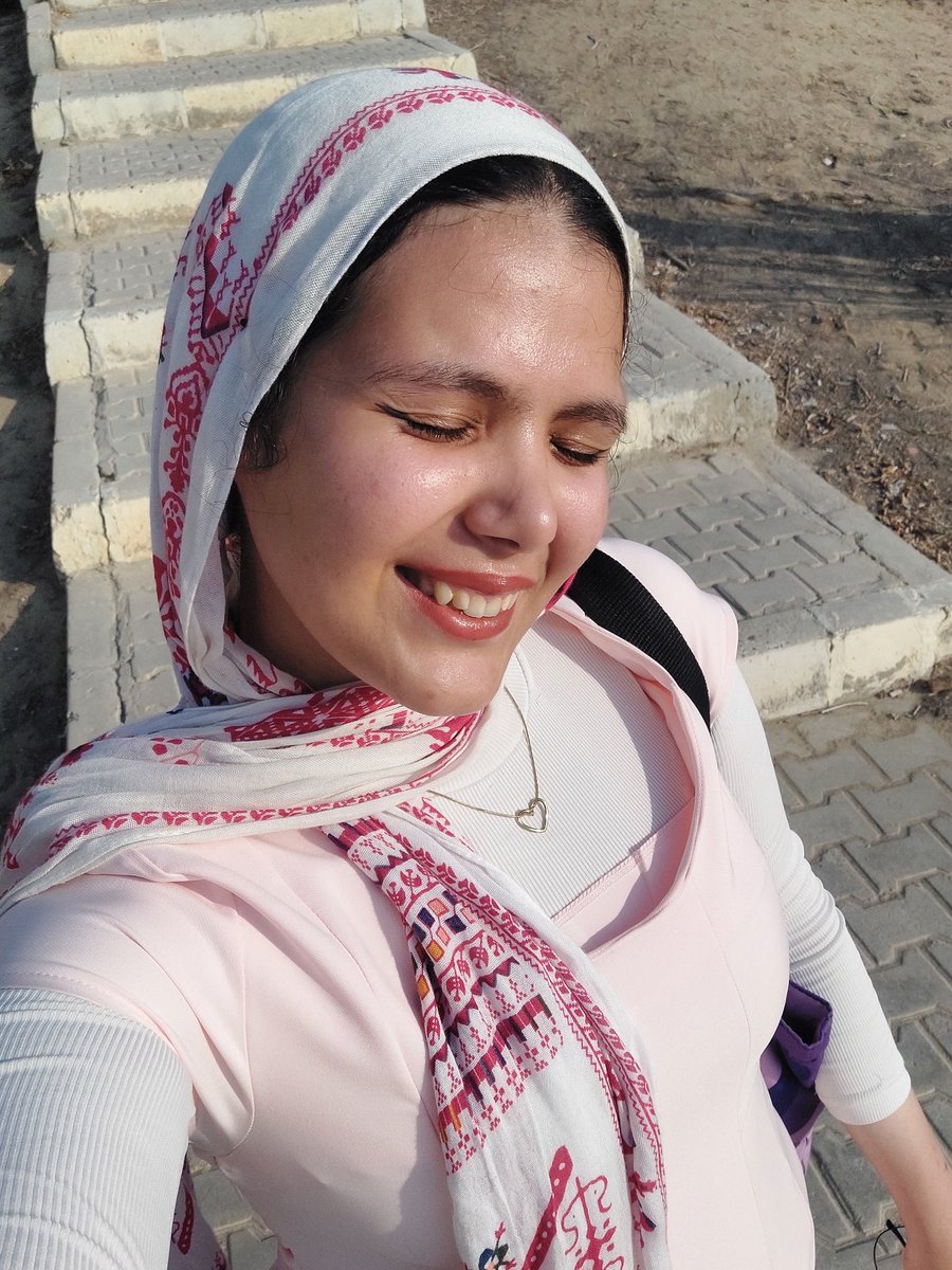 Men4na's tweet photo. كنت فكراه هيبقى شهر فاضي عشان الامتحانات
بابا وقتها لما اشتكيت اني داخلة على فترة تقيلة قالي انتي الاجازة عندك زي الدراسة يامنه هو ليلة الامتحان بس ال بتحسي بفرق
مصدقتوش غير لما سافرت ٤ مرات الشهر ده منهم كامب ٣ ايام بيات ورجعت ليلة الامتحان وكأن شيئا لم يكن 🙏
+الكثير من الهدايا https://t.co/EYVFpGwsu5