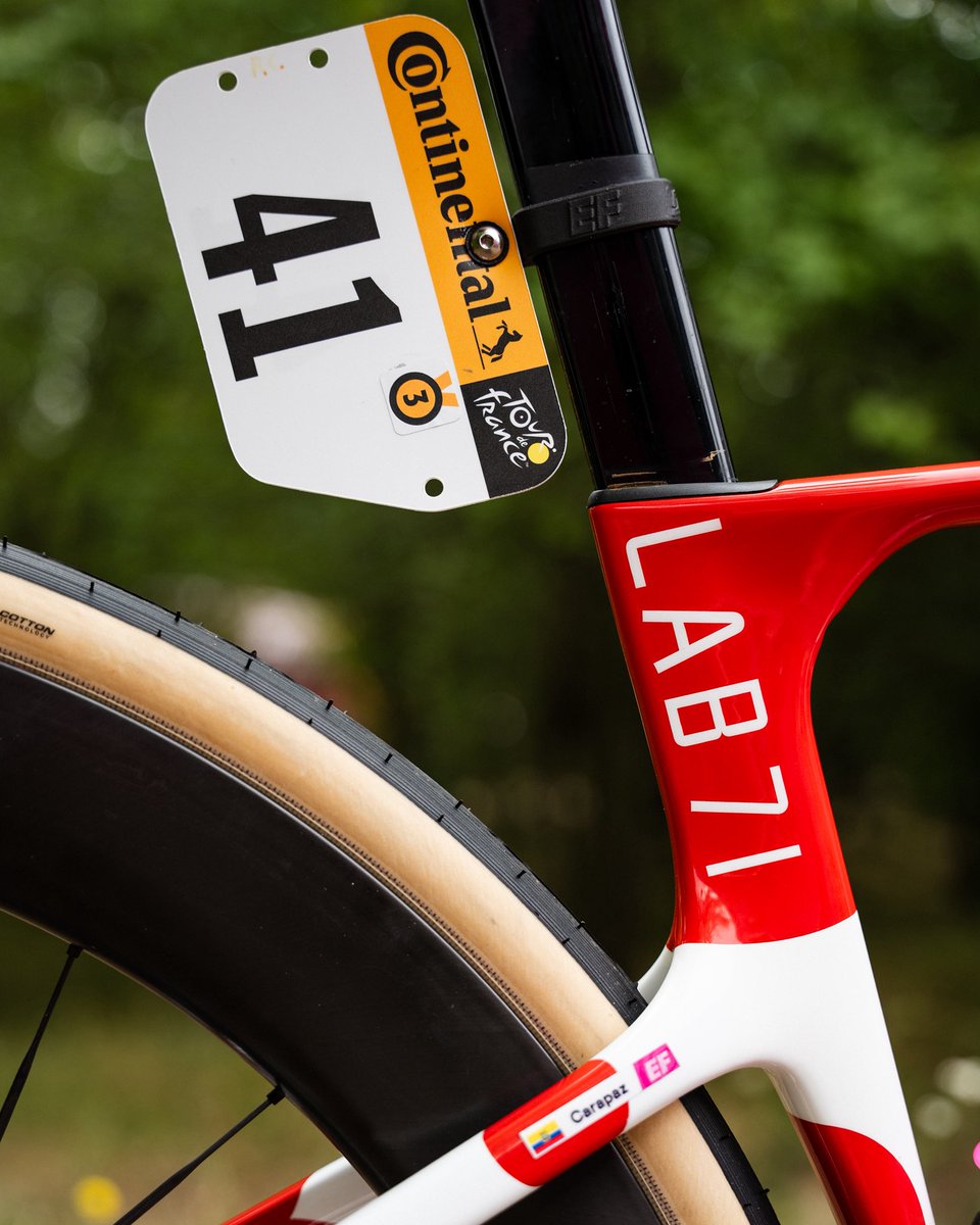 EFprocycling's tweet photo. A proper polka dot machine ❤️🤍

More on king Richie’s bike: https://t.co/sTFT5vDNQU https://t.co/nDewgkNPRW
