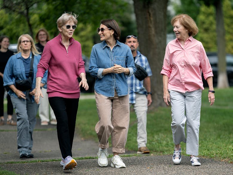SarabiaTX's tweet photo. Elizabeth Warren campaigns in Minnesota for @peggyflanagan with @TinaSmithMN https://t.co/NIawextnYN