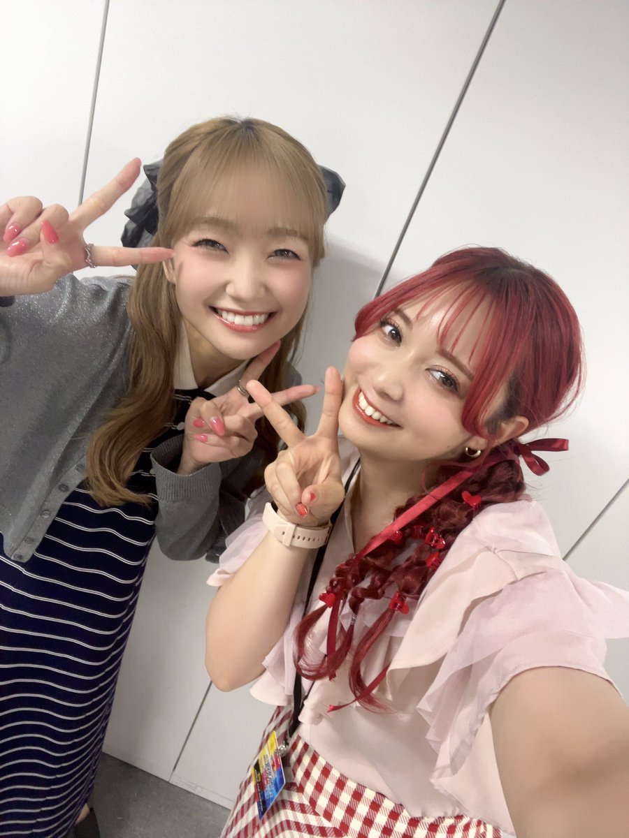 yamazaki_haruka's tweet photo. #アイマスIWSF_DAY3 

今日は、春日未来…“担当”でした！
客席で未来ちゃを応援できる幸せ。
もう幸せな景色すぎてウェーブ泣きました。
素敵なキセキ、客席に振ってくれてた…
嬉しい…いっぱい！絶対！言ったよ！
心白ちゃんと歌ってたの嬉しかったな〜…

MCもとても楽しそうだった笑
笑顔になりました。

最後の「shy→shining」、なんかもう言葉が出ず。アイドルマスターに出会えてよかったなぁと色々なことを思い出していました。

またこんな機会があるといいな。

生配信一緒にやれたはっしーと写真も🤳