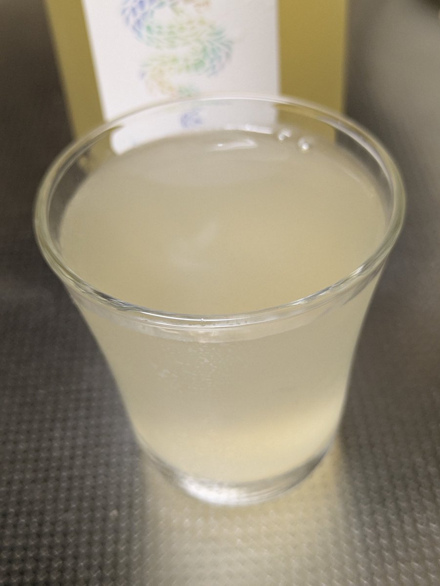 ardbegrider's tweet photo. J.SAKE部活動

千駒酒造(白河市年貢町)
千龍 特別純米 うすにごり 生

精米歩合５５％
アルコール分１６度

６月のふくしまの酒味噌醤油まつりで飲んだ酒を仕入れ

#ふくしまの酒 #日本酒 #千駒酒造 #千龍 #特別純米酒 #うすにごり https://t.co/3JfydtKGUr