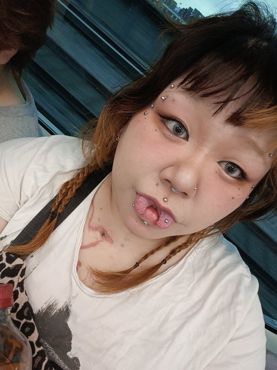 nachan_ha_cry's tweet photo. 一緒に酒飲んで飲んだくれないか？？
あとお酒も大好き🫶
 #身体改造
 #スプタン
 #スプリットタン
 #ボディピアス
#デブ専さんと繋がりたい 
 #ミケポ女子 
 #ミケポ好きと繋がりたい 
 #ボディピアス  #ピアス好きと繋がりたい 
 #bbw 
 #雰囲気１ｍｍでもいいと思ったらいいね https://t.co/vF4eZgVbt6