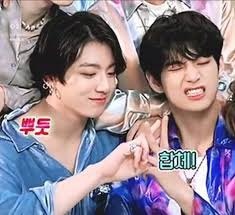 Mixaimi27's tweet photo. @TaekookTeteGugu @taekookhelpme Acabo de responder a otra chica que decía que no con esta fotooo 💚💜 https://t.co/MZMJQJRULz