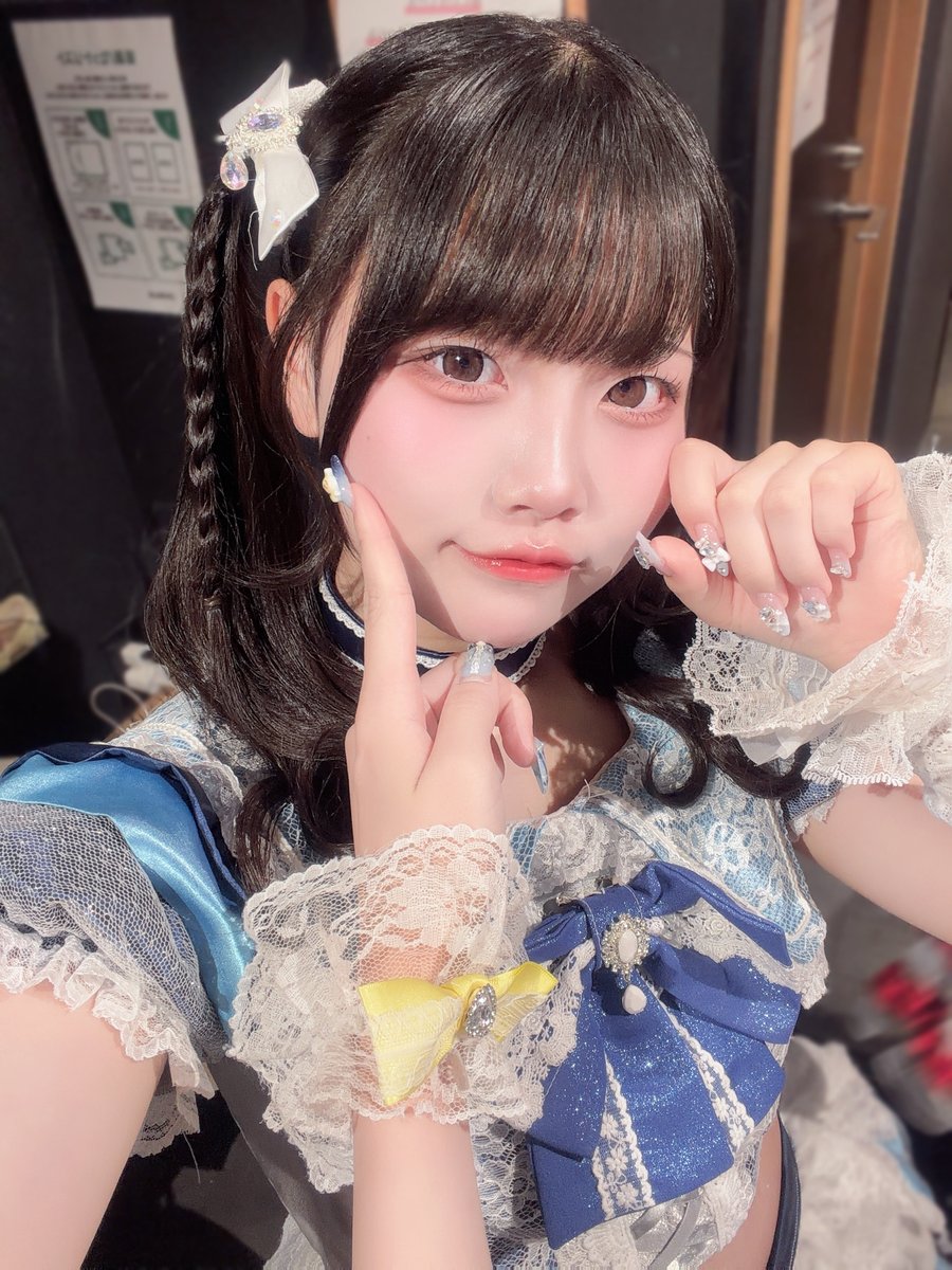 madoka_velten's tweet photo. ずっとずっと近くにいたいの 君のとなり https://t.co/Y8cUDpJcVa