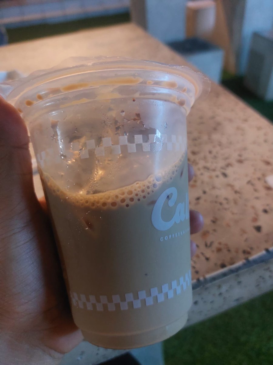dEsysssetya's tweet photo. Coffee again before PWO... hhehe yg mau take away bisa 👋https://t.co/ecUH2vnBbM katanya mumpung promo 35% *SK yaw, not for dine-in,  yg aku coba yg Calf Premium 👌👌

📍CALF - POncol https://t.co/H5l2KPLK9e