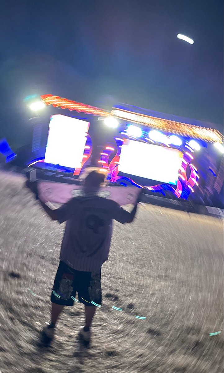 daittiii_07's tweet photo. ジャイガ出し切った！
急遽のアソビダイブモッシュ禁止は戸惑ったけどその分今まで以上に声出して楽しんだから無問題😊（絶賛喉痛い）（あとしーちゃん可愛い）
今日見たアーティスト全員ヤバかったし来てよかった…！
きゃんちゅーの次のライブはラキフェス
最高の夏にする！
#ジャイガ
#きゃんちゅー https://t.co/OC77ey1RNK