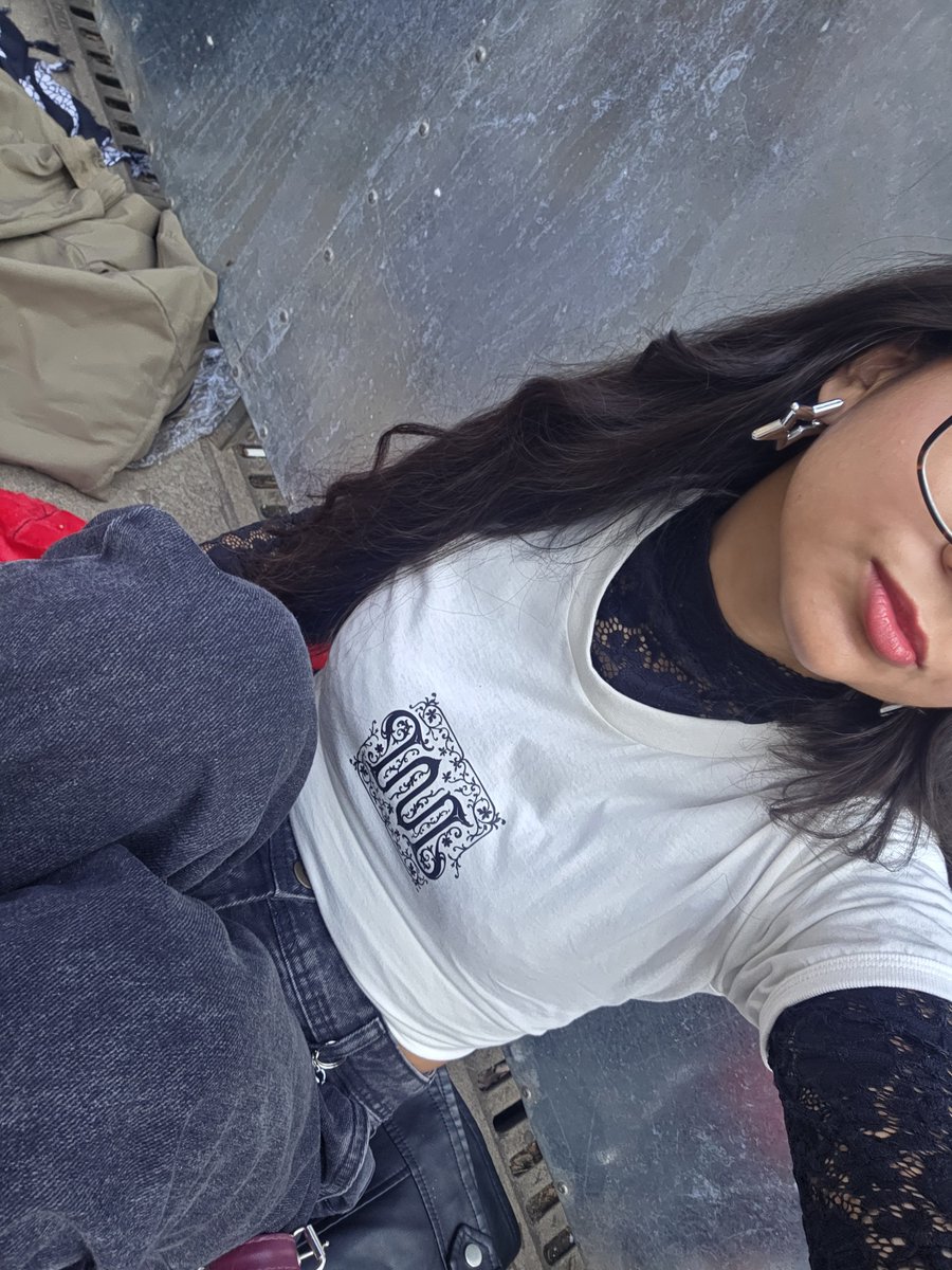 ww__bruna's tweet photo. @jaoromania Quem chega as 6h ganha vip né João https://t.co/mqCyrYXXCm