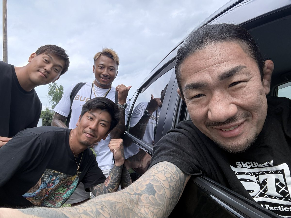 furyosenpai's tweet photo. ST fightおわり。
なぜかうちの選手2人いました。
アマクイ以来膝がヤバい(試合で何かされたとかではない)。このままじゃ試合どころか日常生活も危うい。羽田先生に治してもらおう。 https://t.co/ZnhV4LF7Bb
