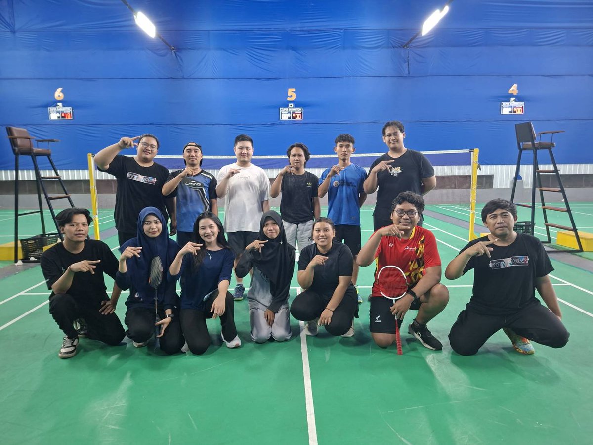 Symfiony's tweet photo. TFT Bestieeee...
Hari ini Symfiony olahraga badminton bareng teman-teman @FreyanationID di Surabaya! 🏸

Semoga besk badan masih pada bersahabat yakk... 😭🤣
Ditunggu part 2 nyaa.. 🫶 https://t.co/w3rpIvOFPX