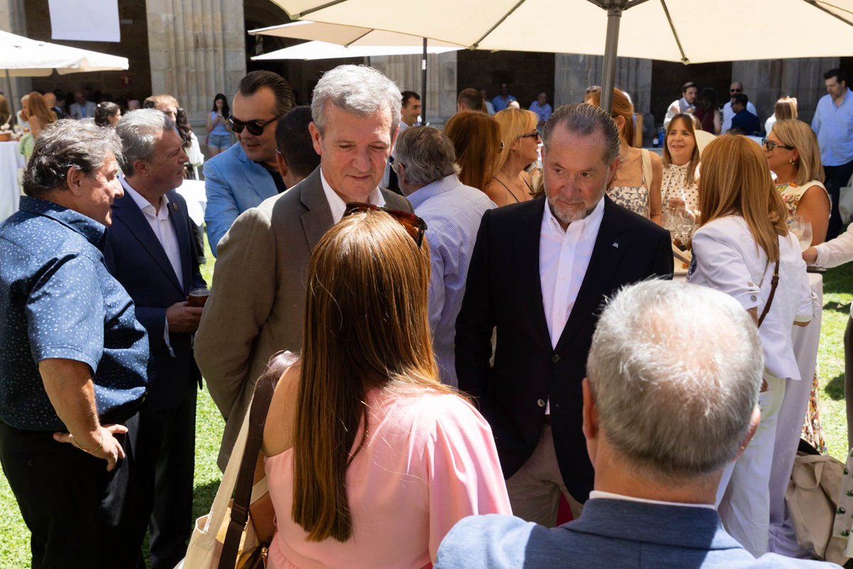 AlfonsoRuedaGal's tweet photo. Na X Romaría Internacional de @SomosABANCA celebramos o orgullo de pertencer a unha Galicia que non entende de distancias.

Moitas grazas por non esquecer as vosas raíces e por seguir levando o nome da nosa terra por todo o mundo

#GaliciaCalidade https://t.co/p4y0tCy8gQ