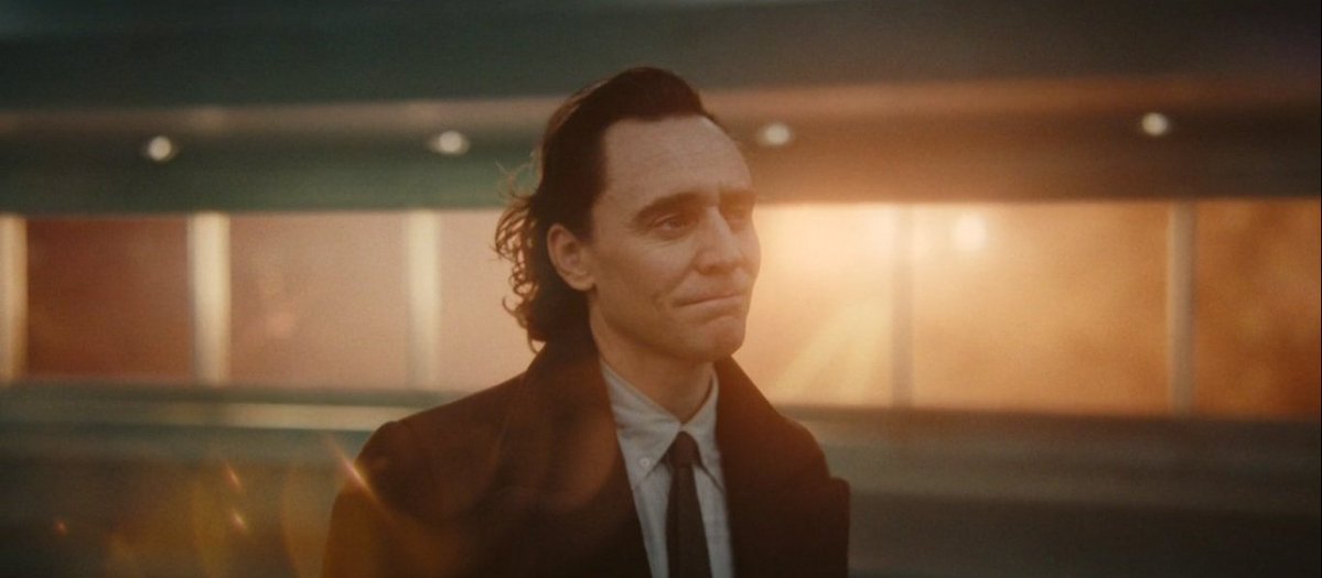 RoseBarnes94's tweet photo. Loki's desire to not be alone, and the moment he realises that that's exactly what he has to give up https://t.co/wxVLJa60mo