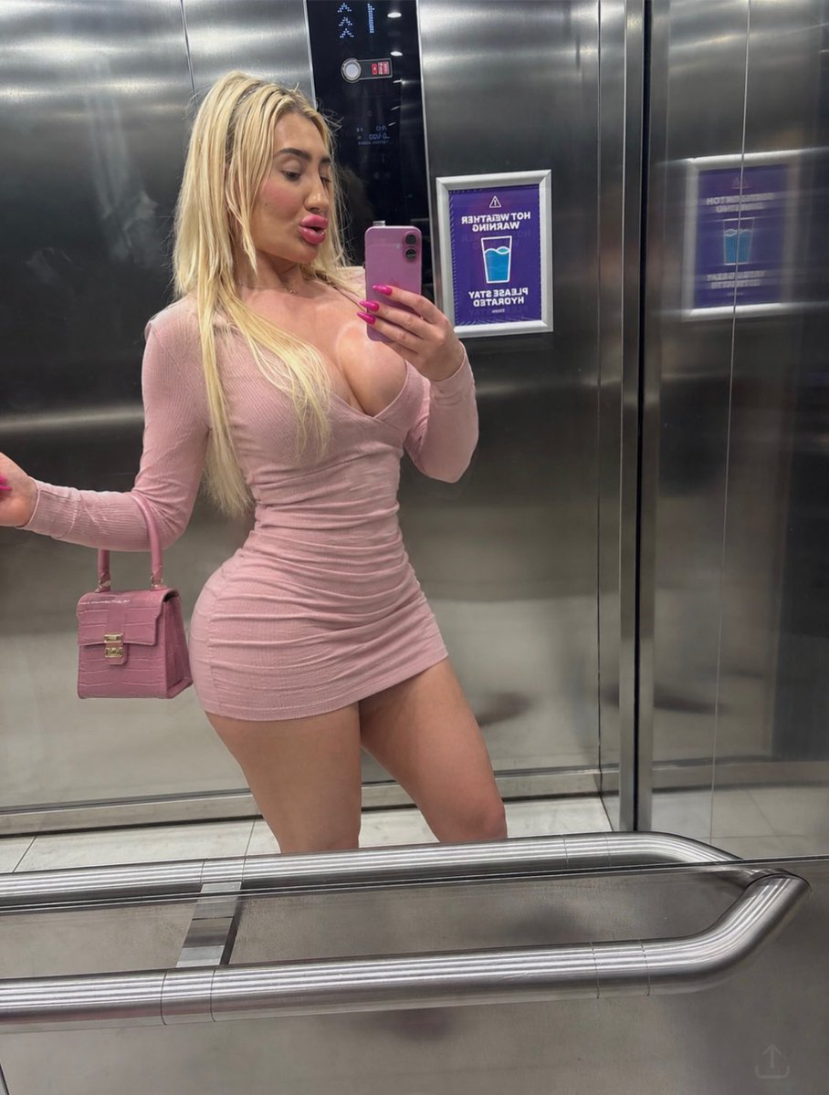 Miss Ferrari tweet media