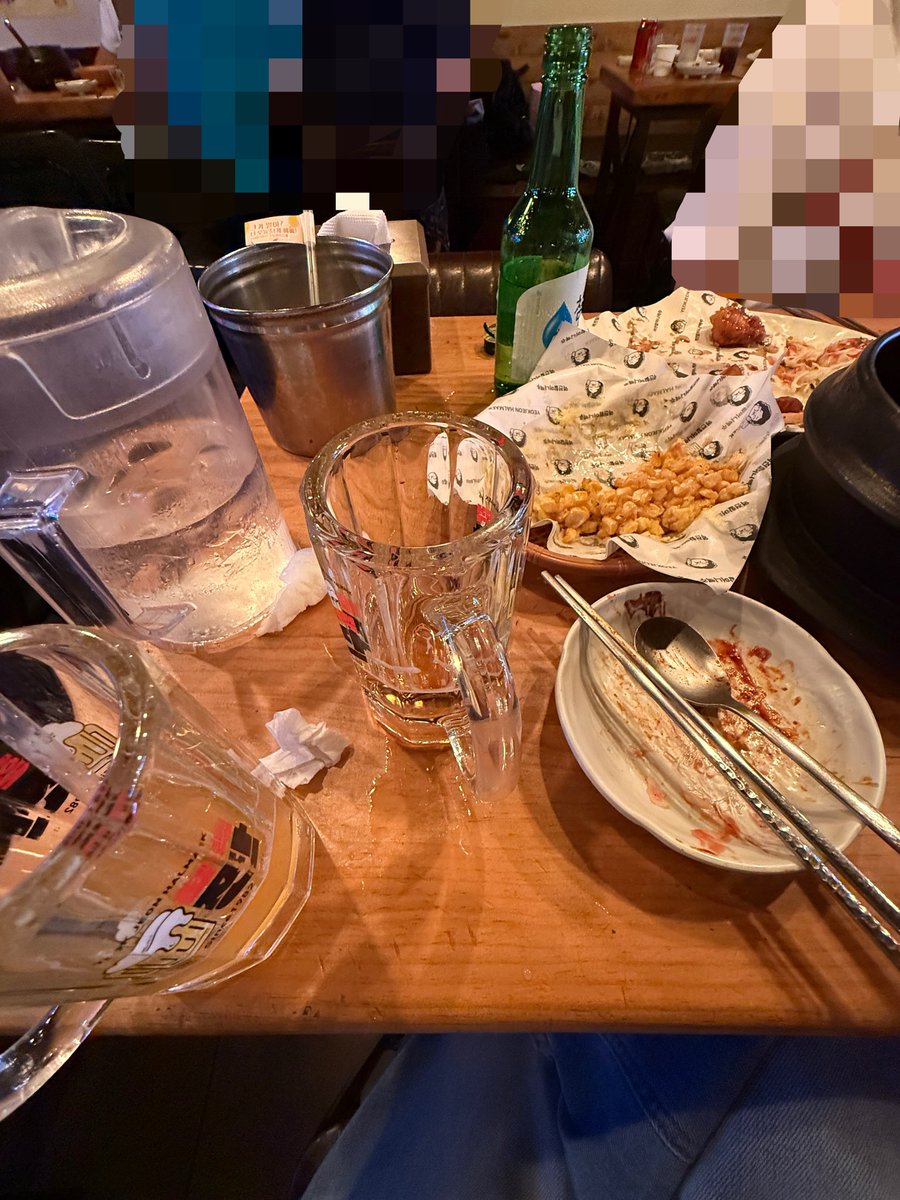 poksin_0's tweet photo. 할머니댁 짜파구리 옥수수튀김 파인애플맥주
= 인생 https://t.co/Cxv2vEbOzL