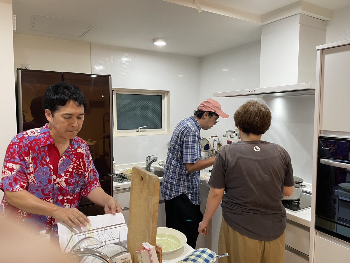 OISINBONOKAI's tweet photo. 第37回　#おいしんぼの会　終了いたしました！！カレー🍛みんなでつくったからこその
とても美味しい味がしました☺️また違う料理でいつか開催してみたいです。ありがとうございました！！🙇‍♂️ https://t.co/bLRRqOOV8v