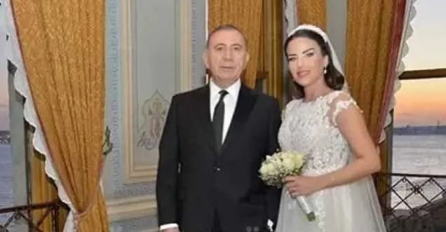 yucelbogaz's tweet photo. Gürsel Tekin önce çaycılıktan nasıl Çırağan Sarayında düğün yapacak hale geldi onu anlatsın sonra elalemi yolsuzlukla, hırsızlıkla suçlasın. https://t.co/cm9KRTPOa4