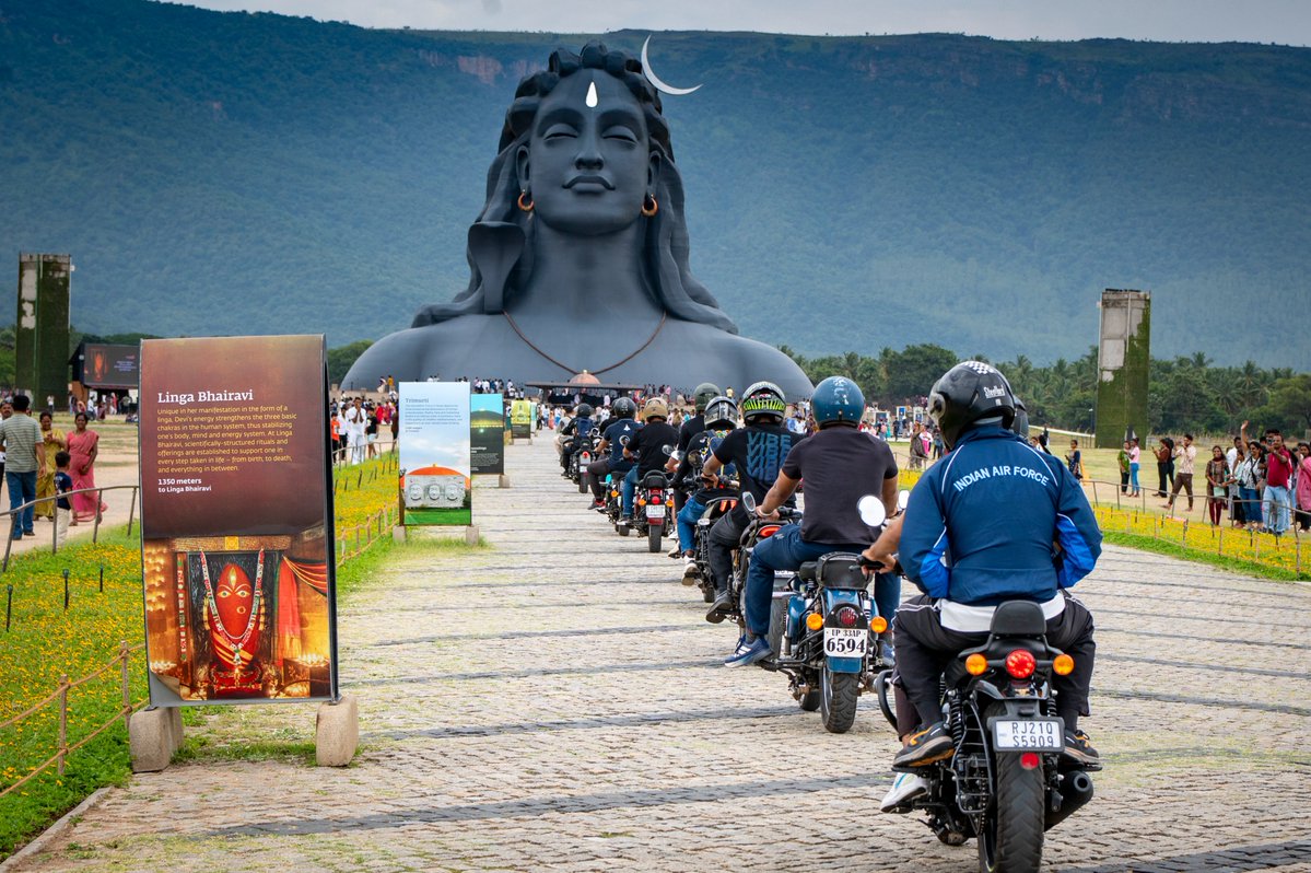 ishafoundation's tweet photo. Marking Kargil Vijay Diwas, officers from the Sulur Air Force Station undertook a bike rally to the Isha Yoga Center. https://t.co/SpyHcu78wK