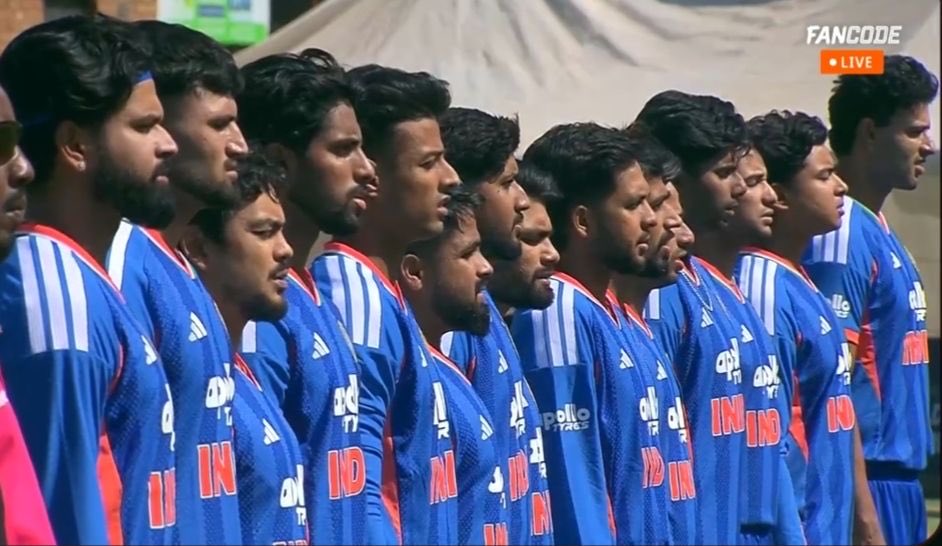 mufaddal_vohra's tweet photo. INDIA BEAT ZIMBABWE AND SEALS THE SERIES 3-0. 🇮🇳 https://t.co/FbsXRNw4UD