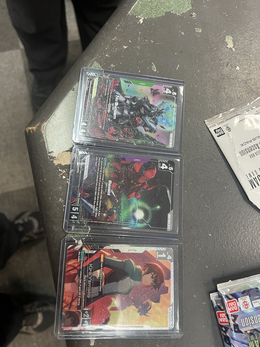 Boyd_2Men's tweet photo. Wasn’t expecting these hits to be early but more to come 
#gundam #tcg #gd05 #sazabi https://t.co/ehXDg4VAFH