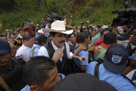 ExpoHn's tweet photo. No olvidemos que en Honduras ya vivimos el regreso de un narcotraficante .
La mitad para el comandante 🐸🤙 https://t.co/HzMXlPzhyD