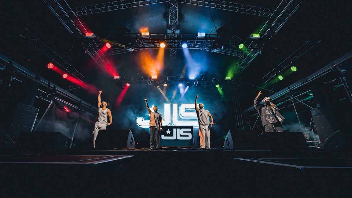 JLSOfficial's tweet photo. Can’t believe we’re already halfway through our shows this summer! Thanks to everyone who’s come out to see us so far. See you tonight Hitchin 💛💚❤️💙 https://t.co/tyzlvzULvj
