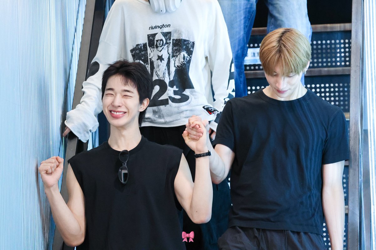 cutieboi119's tweet photo. 260726

너무귀엽다잉🐧🐈‍⬛💕

#토모야 #トモヤ #TOMOYA
#넥스지 #ネクスジ #NEXZ https://t.co/R7TeG0WpW3