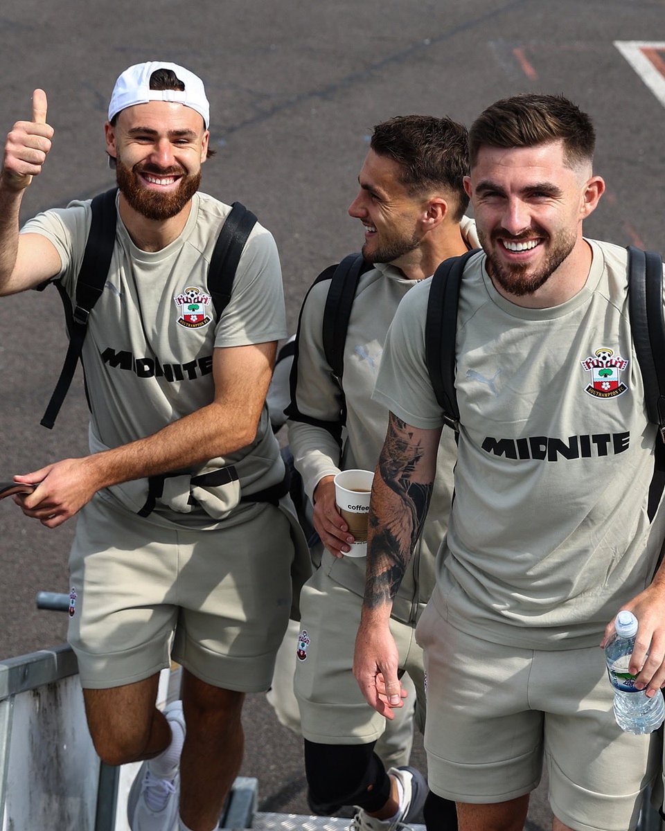TheSaintCentre's tweet photo. Back in red and white 👀

What does the future look like for BBD? Keep, sell or loan out? 🤔

#saintsfc https://t.co/6vVQD4PmCp