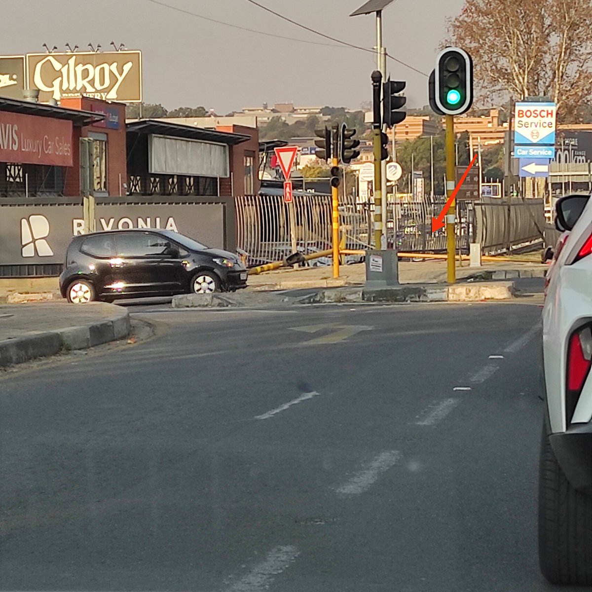 quesquecestca's tweet photo. Corner Achter Road and Witkoppen. This has been lying there for months..thank you.
@MyJRA https://t.co/im47TQzWrE