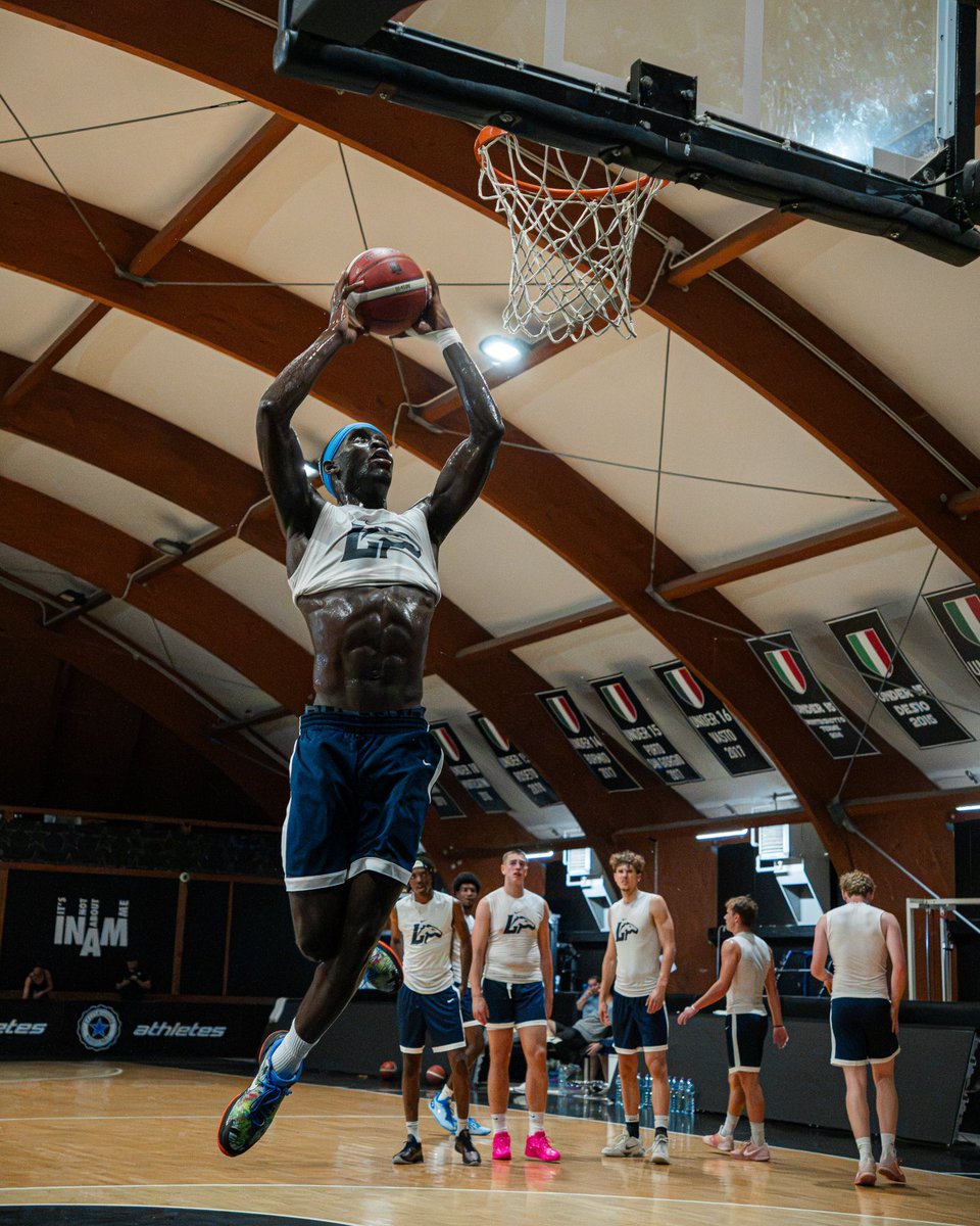 LongwoodMBB's tweet photo. Morning work in Rome 🇮🇹 

#ConsistencyWins https://t.co/v4ZVUte1JZ
