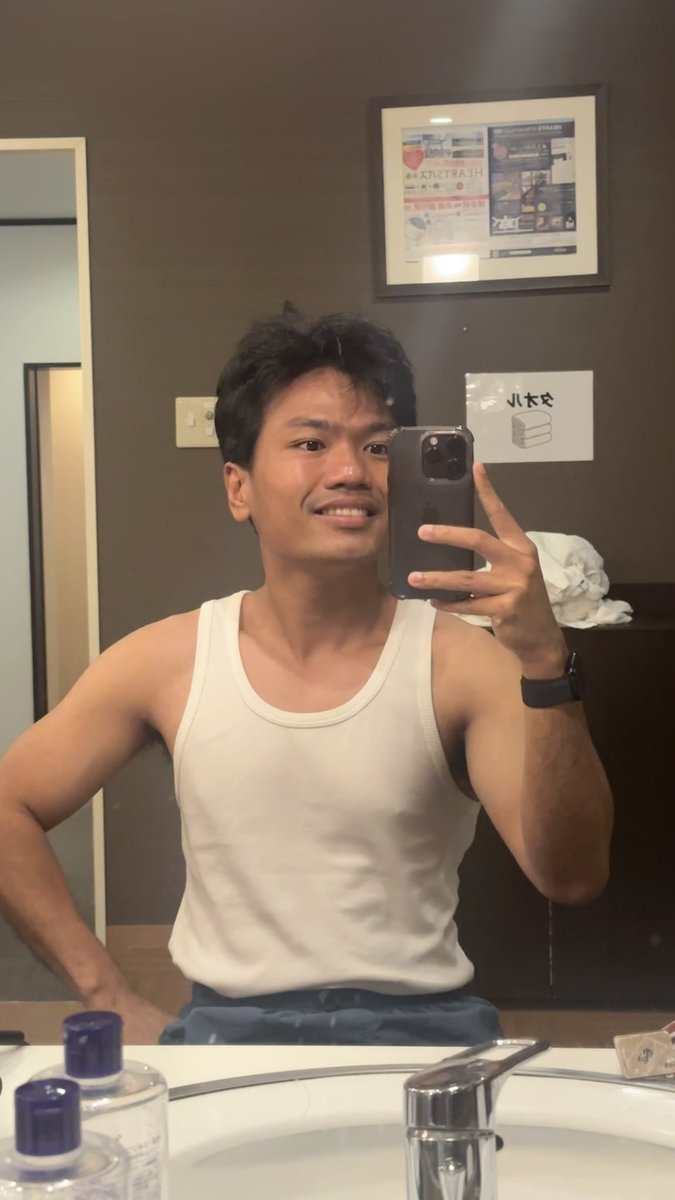 MiraclesMakers's tweet photo. Feel cute here 😂 https://t.co/GjAIwusQog