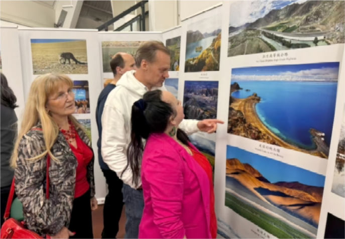 ChinaEmbSweden's tweet photo. Officials and international delegates attending a forum held in southwest China's Xizang Autonomous Region have highlighted the region's endeavors to protect its ecological environment and advance international cooperation across Himalayan regions. https://t.co/N9xVWpJ6Z2