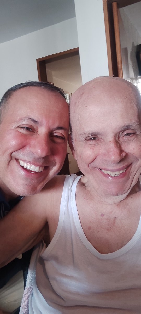 elsecreto_edu's tweet photo. Mis #twitteros Buenas Tardes y Buenas Noches ayer me tocó hacer mis visitas a mis tantos Amores mi padre y el consentido.
Los Amo....Hasta mañana. https://t.co/xnRR6WMbXn