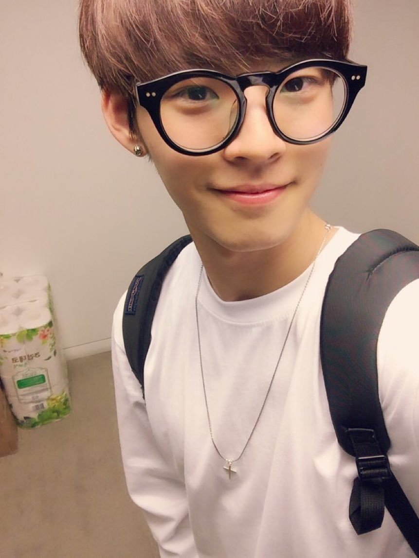 이김 tweet media