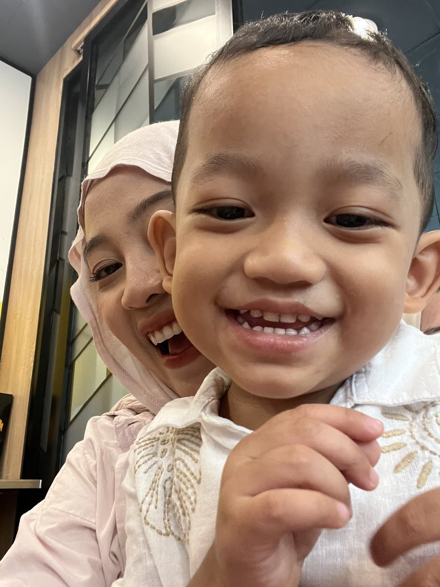 Lisdyyy's tweet photo. Kagumi.. Maafin Mayang yaa, nak. Maafin Mayang blm maksimal merawat dan membersamai Kagum. Kita belajar bareng2 ya, nak. Mayang akan lawan semua perasaan khawatir dan ketakutan itu. Mayang akan berusaha agar Kagum bisa sama seperti teman2 lainnya.. I love you, nak. Always😢 https://t.co/SsLMJhJguo