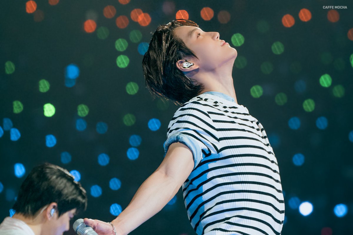 CaffeinMocha's tweet photo. 260719 EXO PLANET #6 ‘EXhOrizon’ in Kaohsiung

무대 위에서 가장 행복한 사람
그리고 계속 행복할 사람 💛

#EXO #엑소 #카이 #KAI
#EXhOrizon https://t.co/g9UUVsNLjR