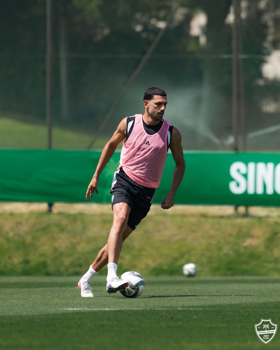 ALAHLI_FC's tweet photo. تحضيـر وتركيـز 🧠 🟢

#الأهلي | #بطل_القارة_في_البرتغال https://t.co/N7hTTsseCb